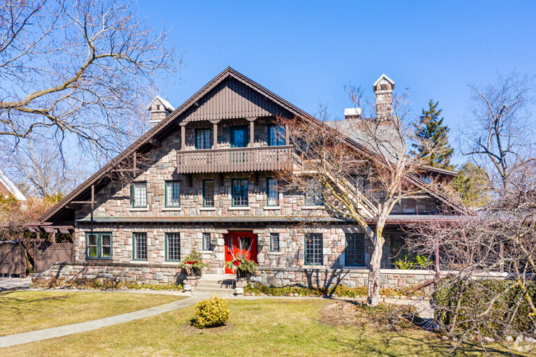 Stone Chalet Bed and Breakfast Inn and Event Center Detroit Wedding